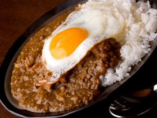 ラジルの自家製チキンカレー